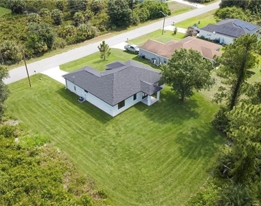 3213 51st Street W - Photo Thumbnail 21