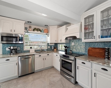 3418 Se 19th Avenue - Photo Thumbnail 8