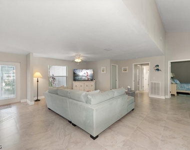 3418 Se 19th Avenue - Photo Thumbnail 6