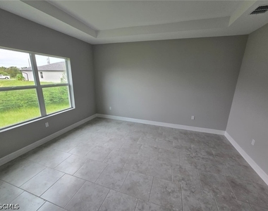 1021 Alcalde Street E - Photo Thumbnail 6