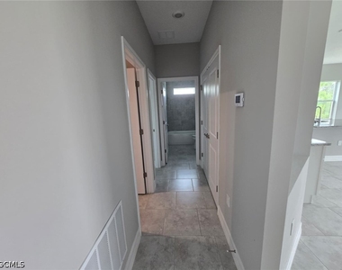 1021 Alcalde Street E - Photo Thumbnail 5