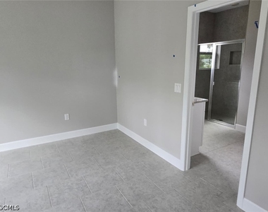 1021 Alcalde Street E - Photo Thumbnail 8