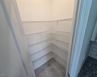 1021 Alcalde Street E - Photo Thumbnail 4