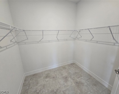 1021 Alcalde Street E - Photo Thumbnail 17
