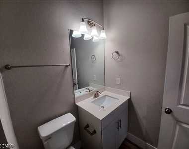 1740 Nw 9th Terrace - Photo Thumbnail 14
