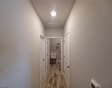 1740 Nw 9th Terrace - Photo Thumbnail 4