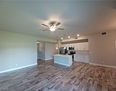1740 Nw 9th Terrace - Photo Thumbnail 3