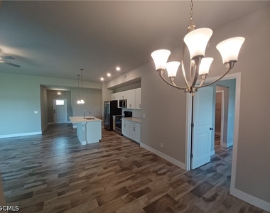 1740 Nw 9th Terrace - Photo Thumbnail 5