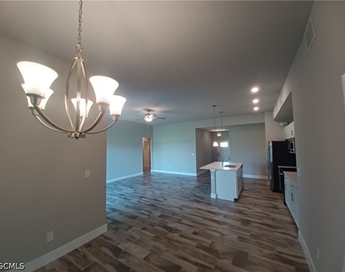 1740 Nw 9th Terrace - Photo Thumbnail 6