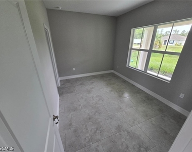 3207 68th Street W - Photo Thumbnail 10