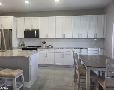 341 Nw 7th Avenue - Photo Thumbnail 6