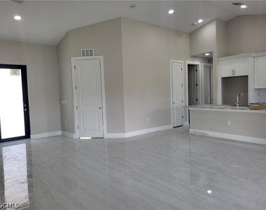 341 Nw 7th Avenue - Photo Thumbnail 10