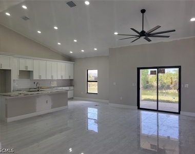 341 Nw 7th Avenue - Photo Thumbnail 1