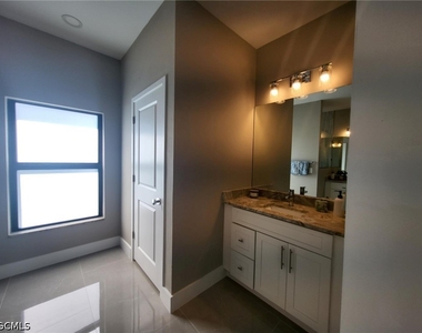 341 Nw 7th Avenue - Photo Thumbnail 30