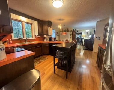 258 Redding - Photo Thumbnail 19