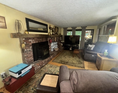 258 Redding - Photo Thumbnail 14