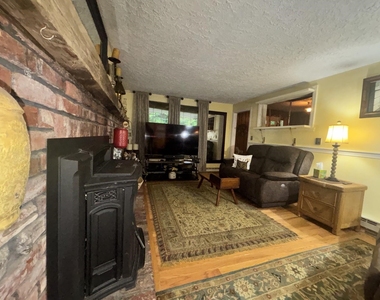 258 Redding - Photo Thumbnail 11