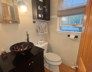 258 Redding - Photo Thumbnail 17