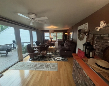 258 Redding - Photo Thumbnail 8