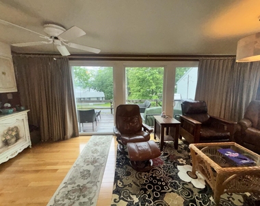 258 Redding - Photo Thumbnail 4