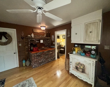 258 Redding - Photo Thumbnail 6