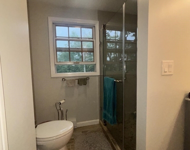 258 Redding - Photo Thumbnail 15
