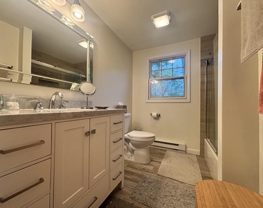 258 Redding - Photo Thumbnail 30