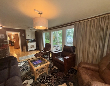 258 Redding - Photo Thumbnail 7