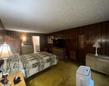 258 Redding - Photo Thumbnail 33