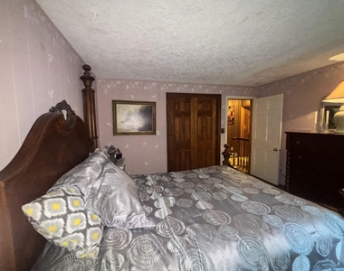 258 Redding - Photo Thumbnail 31