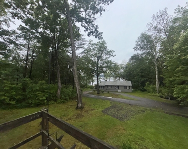 258 Redding - Photo Thumbnail 2
