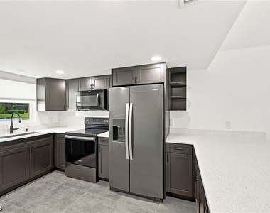 16881 Davis Road - Photo Thumbnail 10