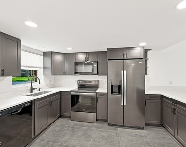 16881 Davis Road - Photo Thumbnail 8