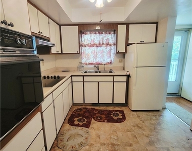 357 Joel Boulevard - Photo Thumbnail 3