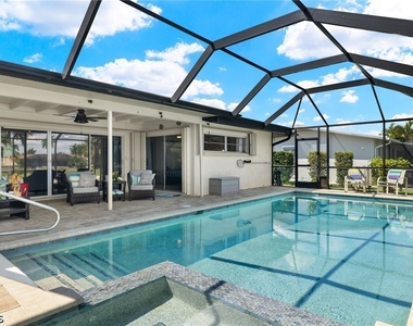 3021 Se 17th Avenue - Photo Thumbnail 1