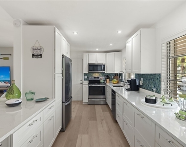 3021 Se 17th Avenue - Photo Thumbnail 7
