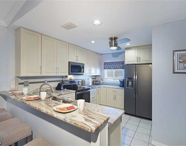 3832 Sw 20th Avenue - Photo Thumbnail 5