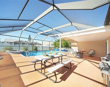 3832 Sw 20th Avenue - Photo Thumbnail 1