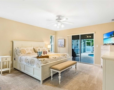 4226 Sw 14th Place - Photo Thumbnail 8