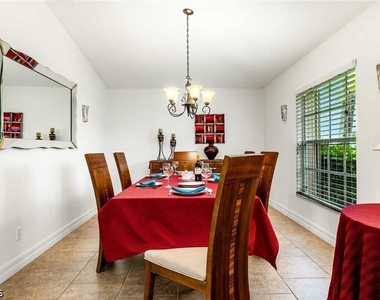 4534 Sw 5th Place - Photo Thumbnail 6