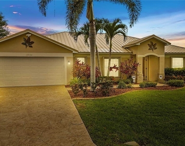 4534 Sw 5th Place - Photo Thumbnail 3
