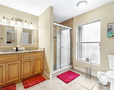 4534 Sw 5th Place - Photo Thumbnail 10