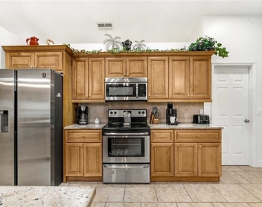 4534 Sw 5th Place - Photo Thumbnail 30