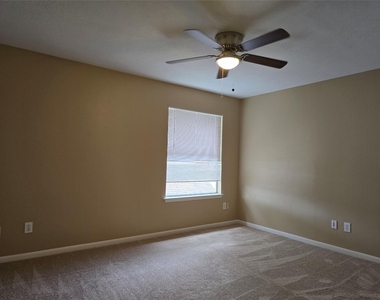 1820 Branch Hill Drive - Photo Thumbnail 29