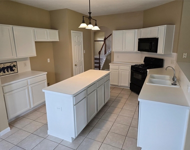 1820 Branch Hill Drive - Photo Thumbnail 9