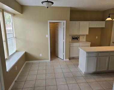 1820 Branch Hill Drive - Photo Thumbnail 8