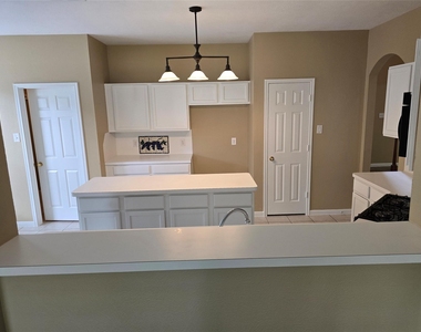 1820 Branch Hill Drive - Photo Thumbnail 10