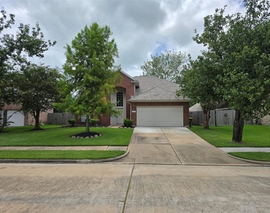 1820 Branch Hill Drive - Photo Thumbnail 3