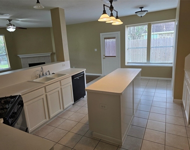 1820 Branch Hill Drive - Photo Thumbnail 7