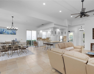 7983 Valentina Court - Photo Thumbnail 12